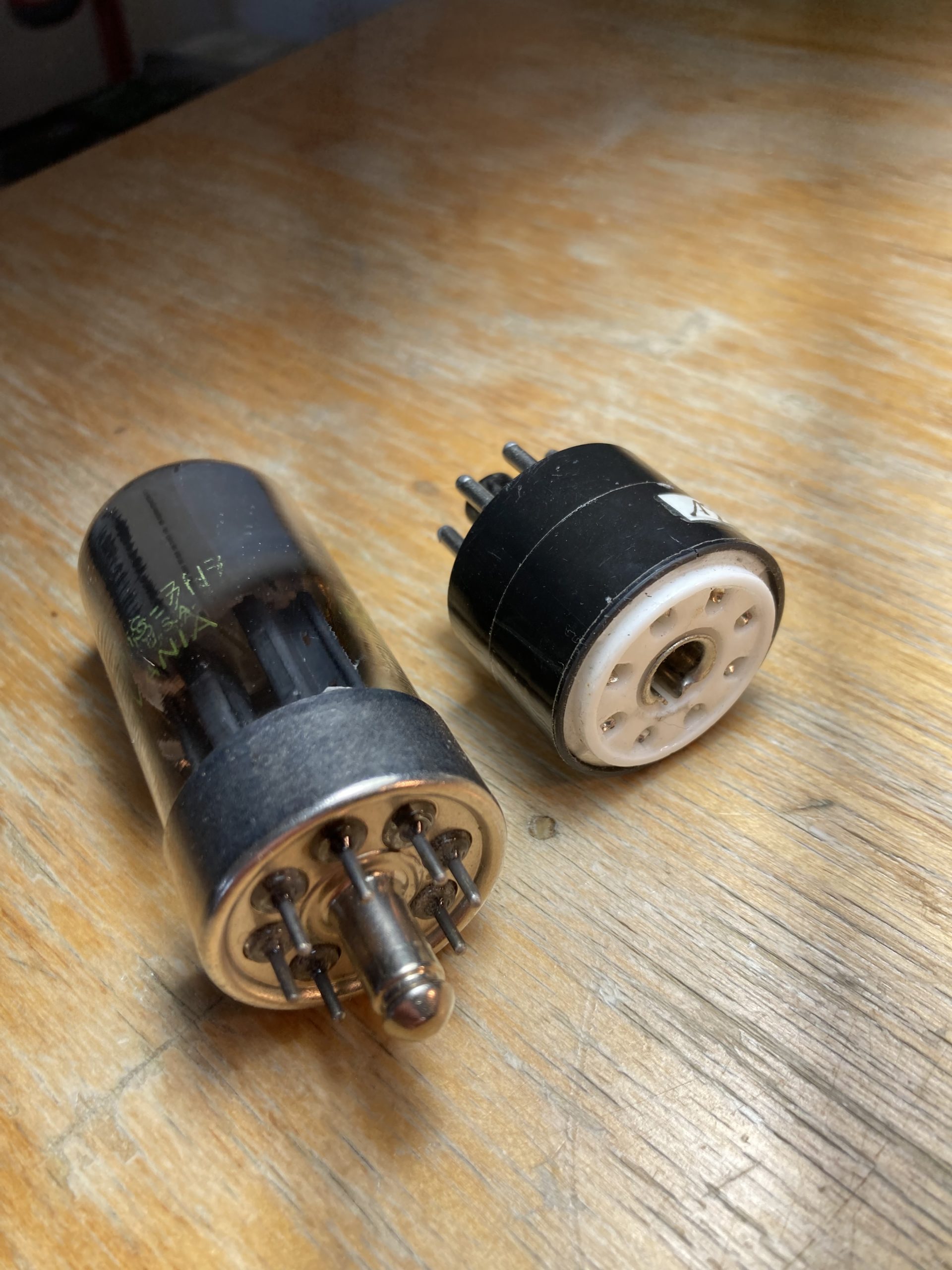 6SN7-to-7N7-adapter